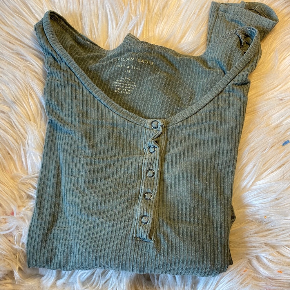 American Eagle long sleeve tee